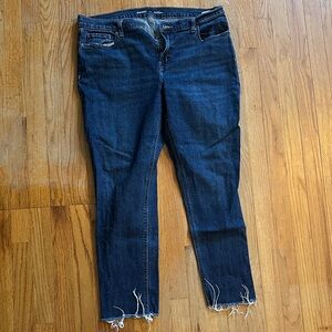 Old Navy Women's Cropped Jeans in Dark Blue
